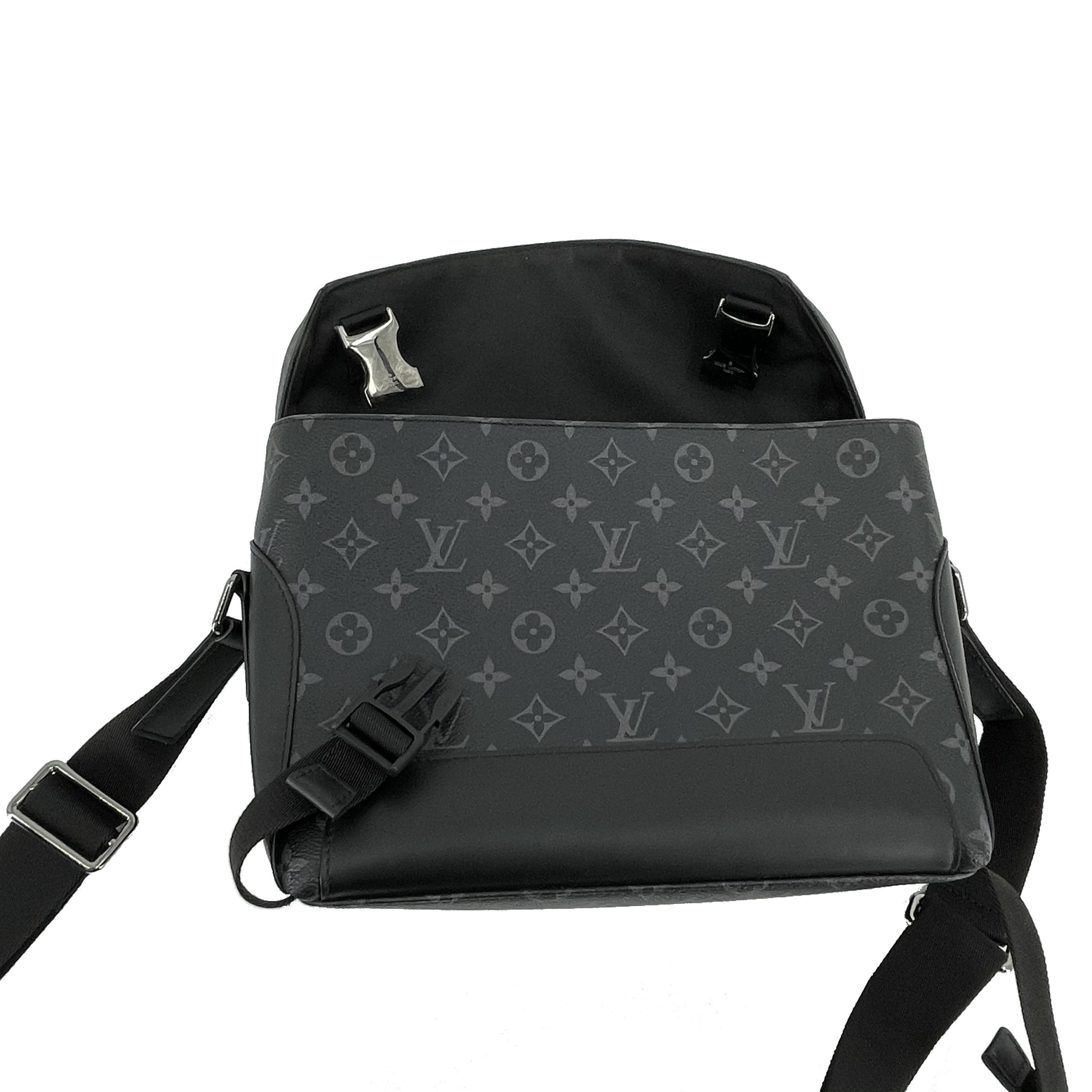 Messenger PM Voyager Monogram Eclipse - Bags