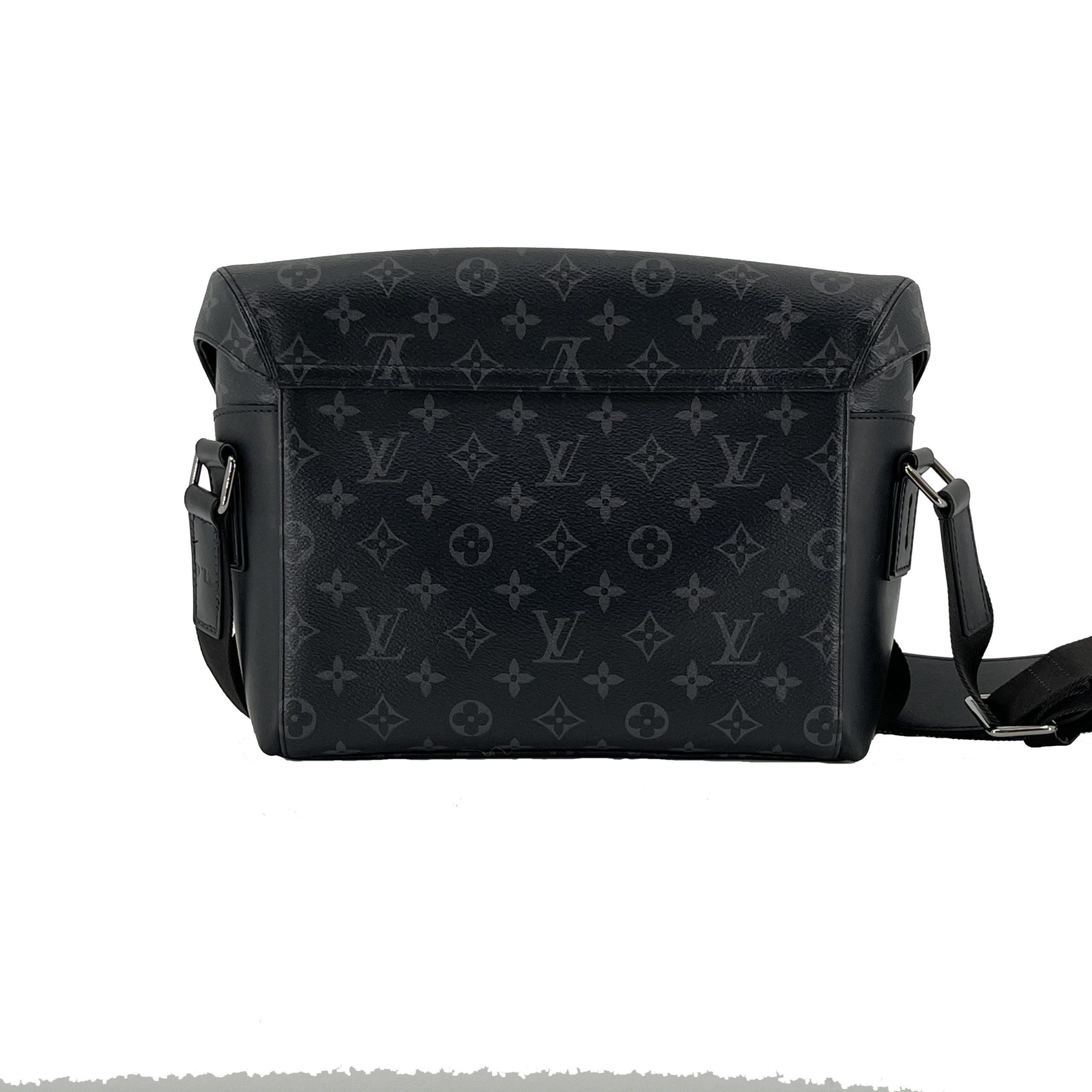 Louis Vuitton Messenger PM Voyager Bag Black For Women 33cm / 12.6